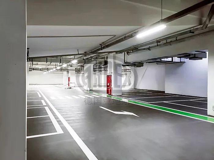 【案例分享】亞地斯水泥基面自流平又出爆款！鄭州龍湖金融島停車庫(kù)