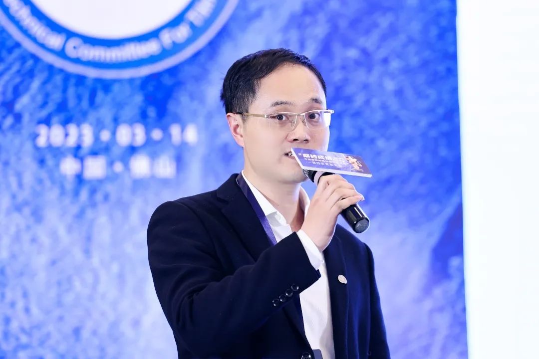 亞地斯集團(tuán)榮獲中國(guó)陶瓷工業(yè)協(xié)會(huì)瓷磚粘貼技術(shù)專業(yè)委員會(huì)榮譽(yù)表彰